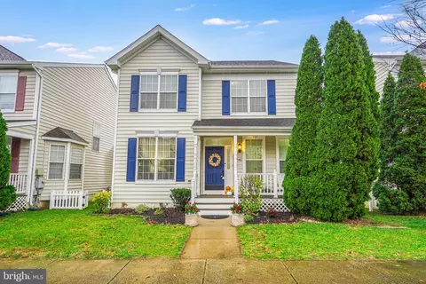 42646 Harris St, Chantilly, VA 20152