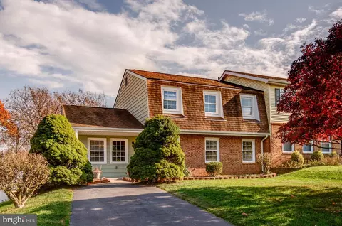 612 N Fillmore Ave, Sterling, VA 20164