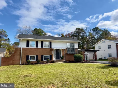 103 E Staunton Ave, Sterling, VA 20164 photo 2