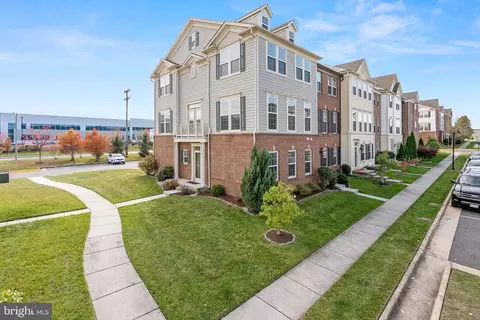 335 Pink Azalea Ter SE, Leesburg, VA 20175