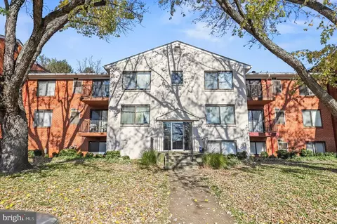 125 K Clubhouse Dr SW #7, Leesburg, VA 20175
