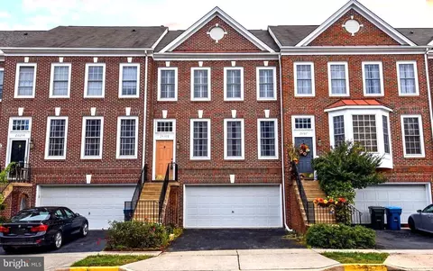 26100 Nimbleton Sq, Chantilly, VA 20152