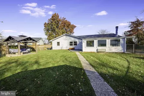 103 S Harrison Rd, Sterling, VA 20164 photo 5