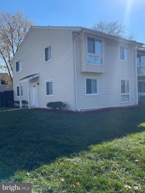 140 N Cottage Rd N, Sterling, VA 20164