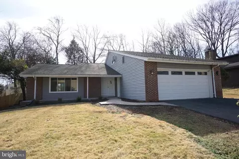 216 Penny Ln, Sterling, VA 20164