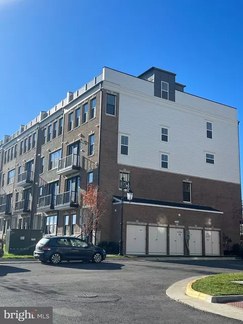 42732 Delcarnia Ter, Ashburn, VA 20147