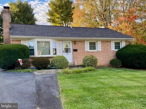 313 Valley View Ave SW, Leesburg, VA 20175