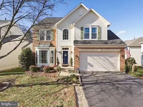 26057 Springdale Dr, Chantilly, VA 20152