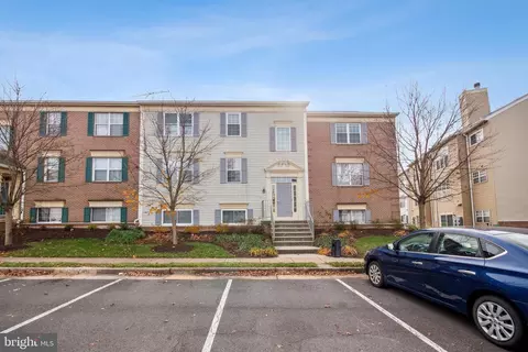 1137 Huntmaster Ter NE #302, Leesburg, VA 20176