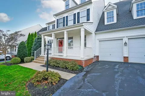 42685 Lantana Dr, Brambleton, VA 20148 photo 5