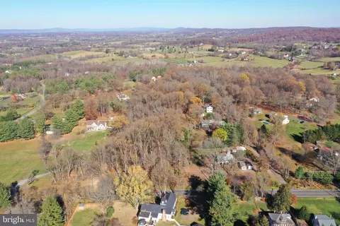Charles Town Pike, Paeonian Springs, VA 20129