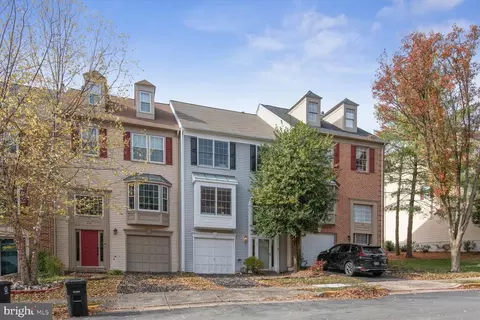 889 Tall Oaks Sq SE, Leesburg, VA 20175