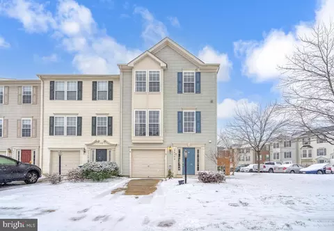 25193 Destination Sq, Aldie, VA 20105