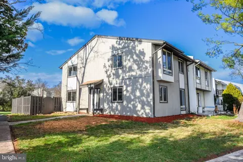 139 N Cottage Rd, Sterling, VA 20164