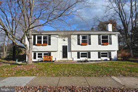 114 Plaza St NE, Leesburg, VA 20176