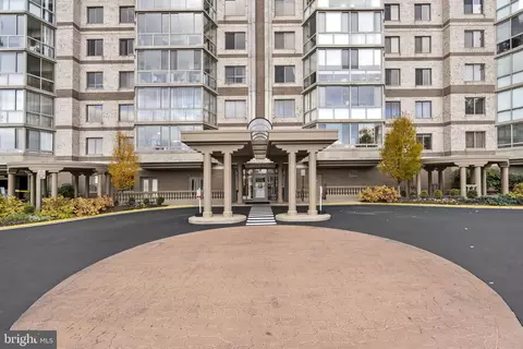 19375 Cypress Ridge Ter #823, Leesburg, VA 20176