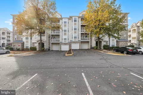 501 Sunset View Ter SE #305, Leesburg, VA 20175