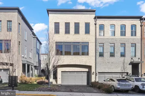 42302 Porter Ridge Ter, Brambleton, VA 20148