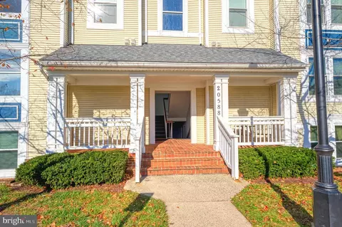 20588 Cornstalk Ter #101, Ashburn, VA 20147