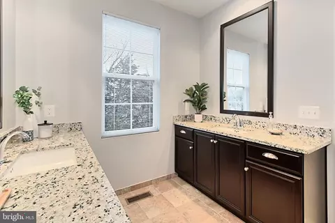 23506 Epperson Sq, Brambleton, VA 20148 photo 25