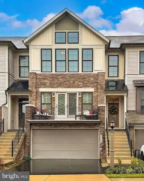 23506 Epperson Sq, Brambleton, VA 20148