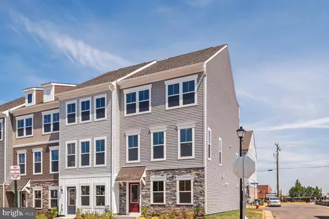42632 Pitlochry Ter, Sterling, VA 20166