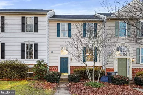 17519 Bristol Ter, Round Hill, VA 20141