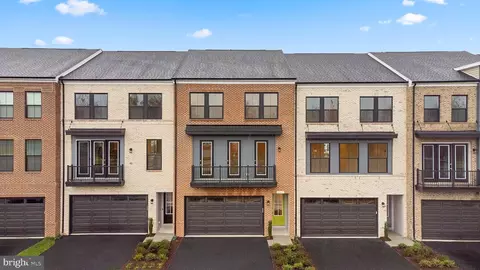 43425 Farringdon Sq, Ashburn, VA 20148