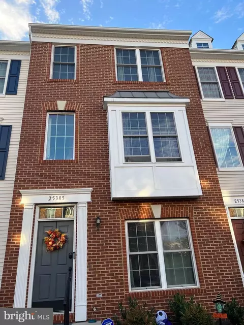 25385 Shipley Ter, Chantilly, VA 20152