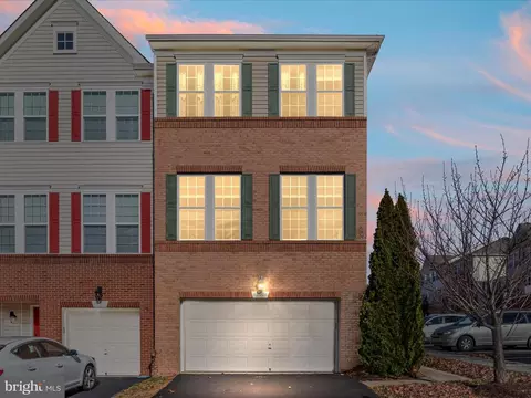 42638 Melville Ter, Brambleton, VA 20148