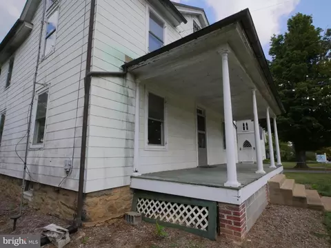 14 E Loudoun St, Round Hill, VA 20141 photo 5