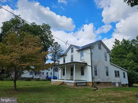 14 E Loudoun St, Round Hill, VA 20141 photo 3