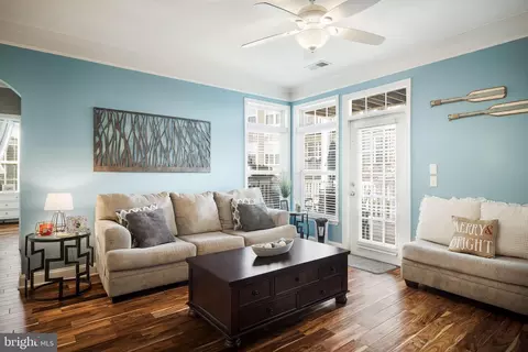 502 Sunset View Ter SE #103, Leesburg, VA 20175