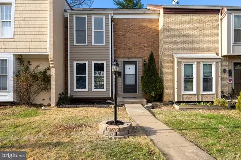321 Roanoke Dr SE, Leesburg, VA 20175