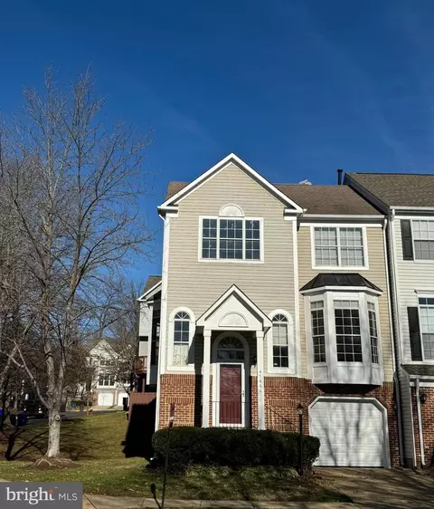 47660 Woolcott Sq, Sterling, VA 20165