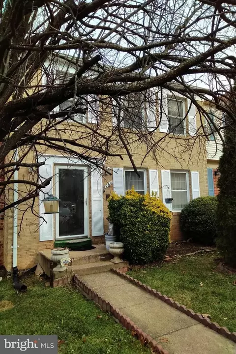 964 Holborn Ct, Sterling, VA 20164