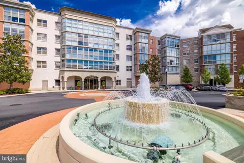 19360 Magnolia Grove Sq #310, Leesburg, VA 20176