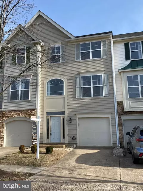 42942 Beachall St, Chantilly, VA 20152