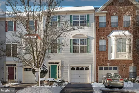 21627 Kings Crossing Ter, Ashburn, VA 20147