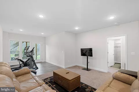 Living - 19829 Silvery Blue Ter, Ashburn, VA 20147 photo 14 of 15