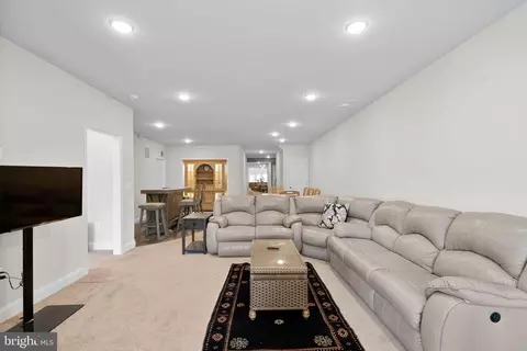 Living - 19829 Silvery Blue Ter, Ashburn, VA 20147 photo 15 of 15