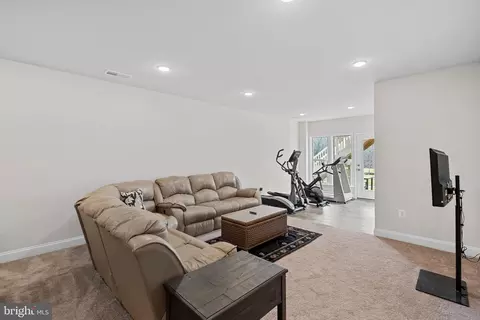 Living - 19829 Silvery Blue Ter, Ashburn, VA 20147 photo 13 of 15