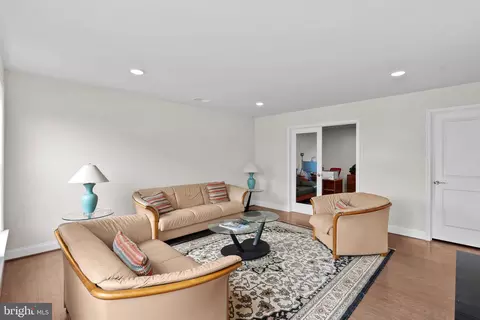 Living - 19829 Silvery Blue Ter, Ashburn, VA 20147 photo 9 of 15