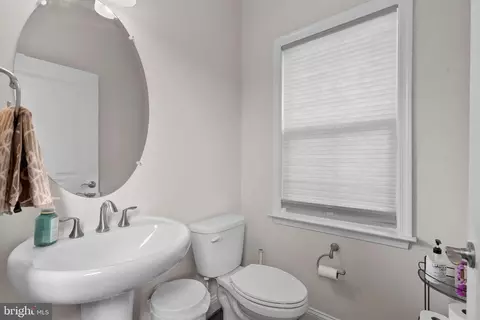Bath - 19829 Silvery Blue Ter, Ashburn, VA 20147 photo 1 of 8
