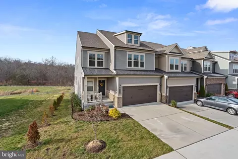 Exterior - 19829 Silvery Blue Ter, Ashburn, VA 20147 photo 3 of 12