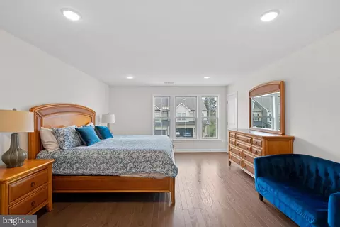 Bedroom - 19829 Silvery Blue Ter, Ashburn, VA 20147 photo 9 of 12