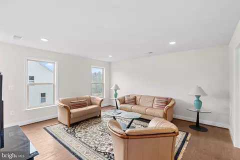 Living - 19829 Silvery Blue Ter, Ashburn, VA 20147 photo 12 of 15