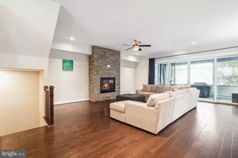 23514 Epperson Sq, Brambleton, VA 20148 photo 4