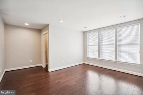 23514 Epperson Sq, Brambleton, VA 20148 photo 13