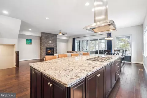 23514 Epperson Sq, Brambleton, VA 20148 photo 5